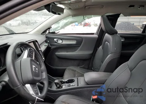 2024 Volvo Xc40 Core z USA, uszkodzony, nr VIN YV4L12UK8R2286860